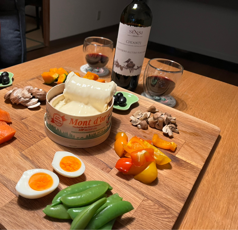 久しぶりにモンドールを食べました