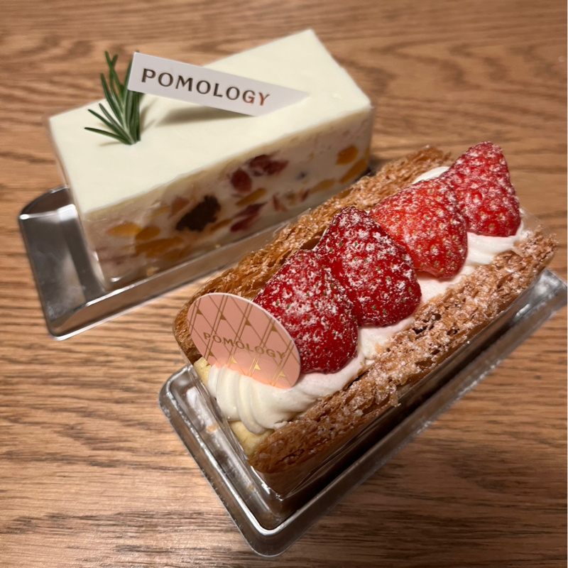 ポモロジーのフルーツケーキを食べました