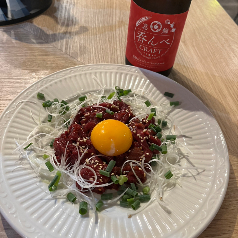 beast にて馬肉ユッケ食べました
