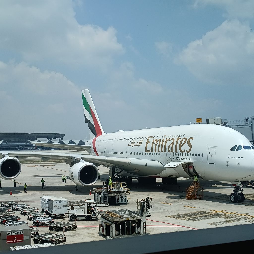 エミレーツ航空はじめて