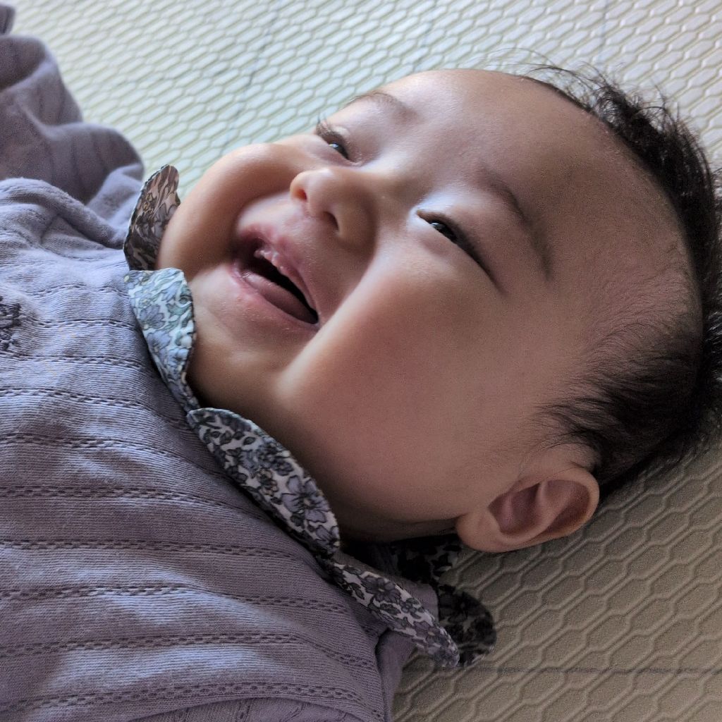 ベビーマッサージはじめました