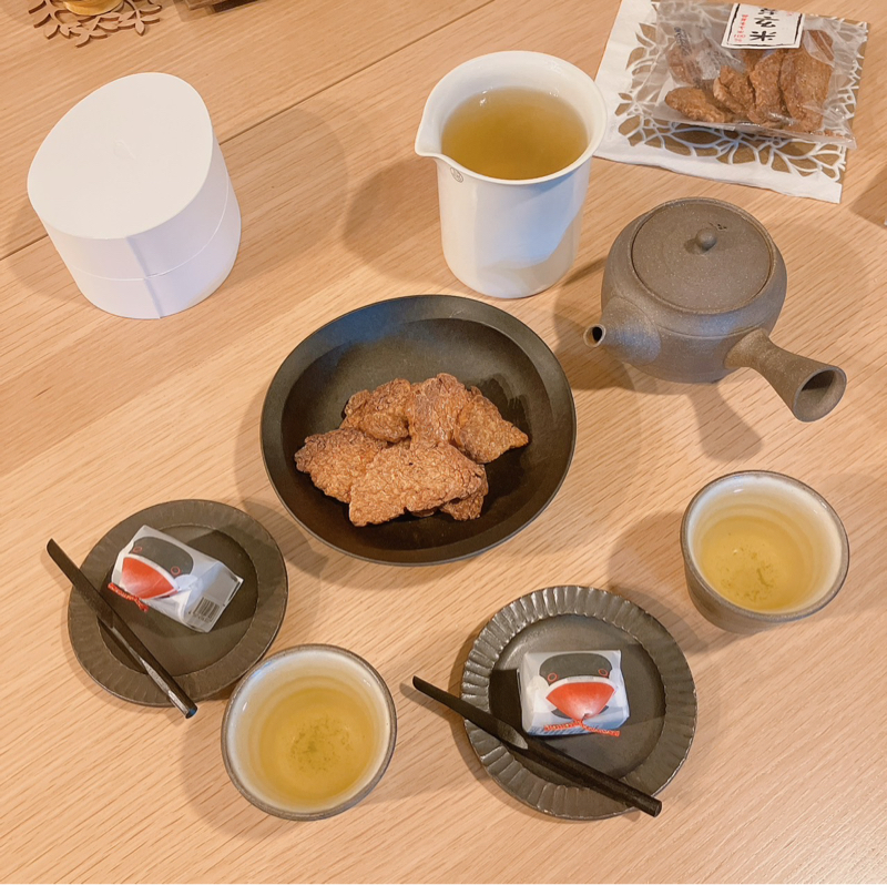 「胃が合う」お茶会(84)せんべいバリバリ