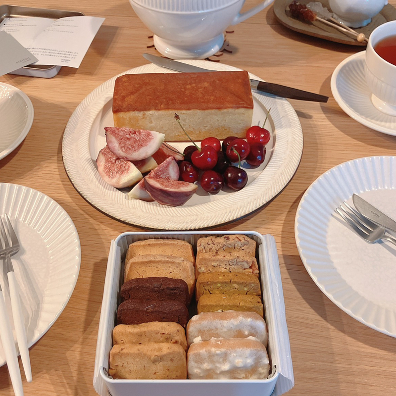 「胃が合う」お茶会(87)まるるのブランデーケーキとbien Bakeのクッキー缶