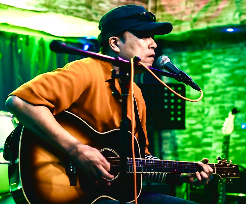 宗教の勧誘のお姉さんにドン引きされる横井佳