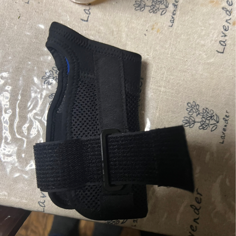 右手首の影響で、遂に手に力が....