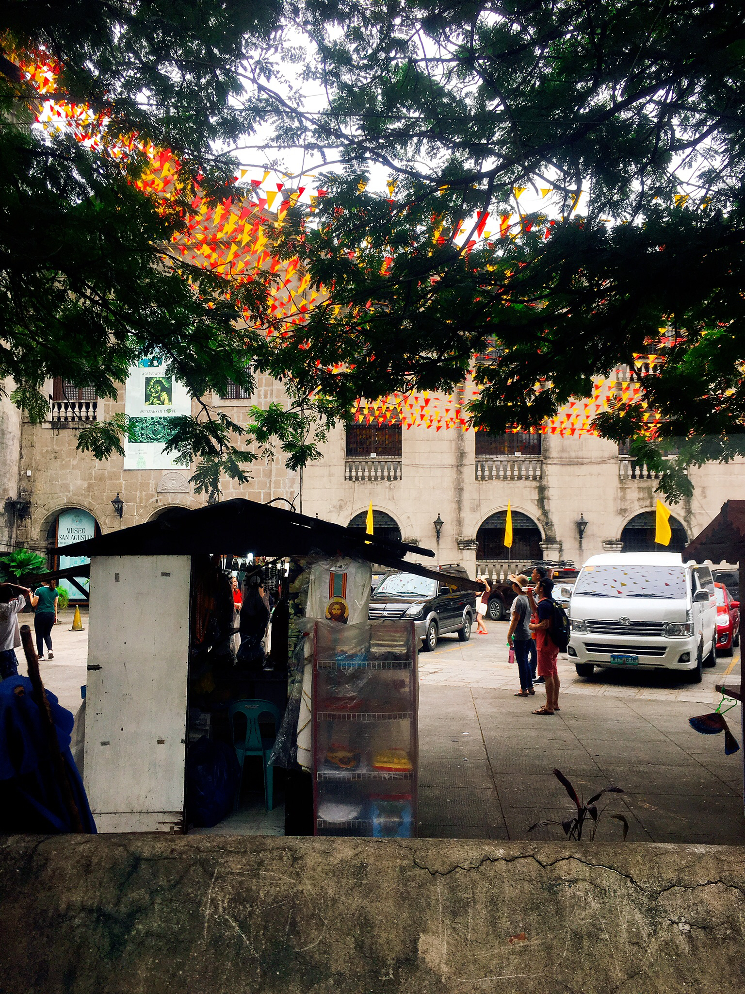 テレビの周りの小物語り