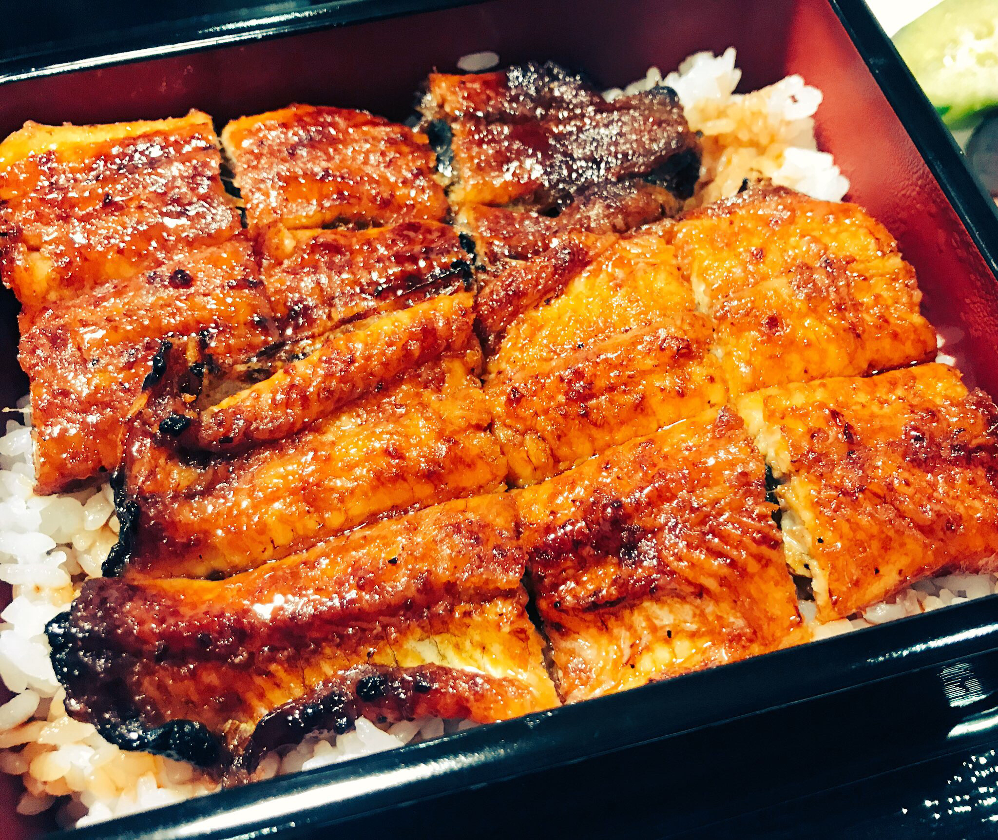 朝起きてスマホを見てしまうがつらい