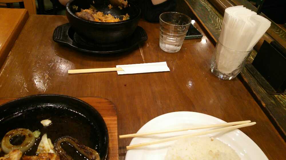 蜂と芋なんかぐーたら喋る