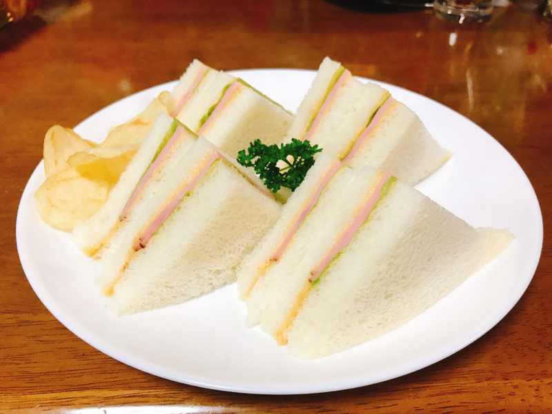 ダ…ルフェイスを見ながらコ…ンを連想した