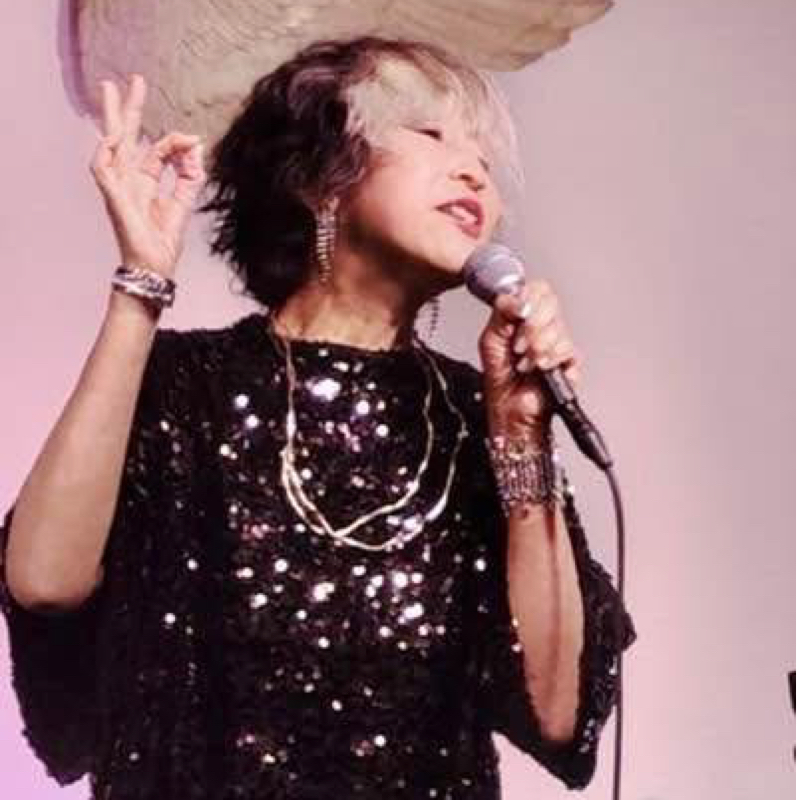 歌とカメラとグダグダと。