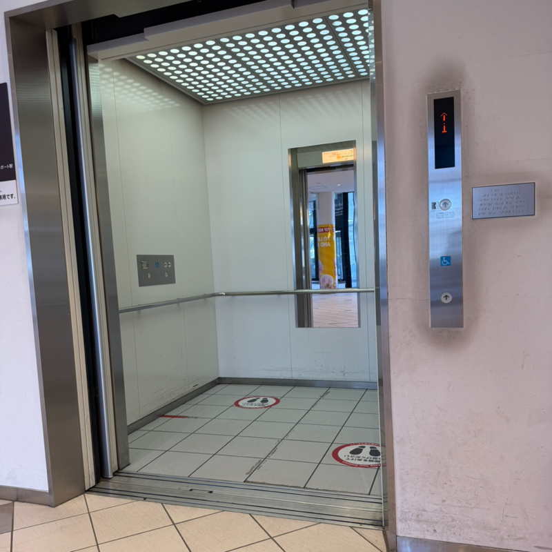 クイズ・エレベーターの鏡はなぜ付いている？