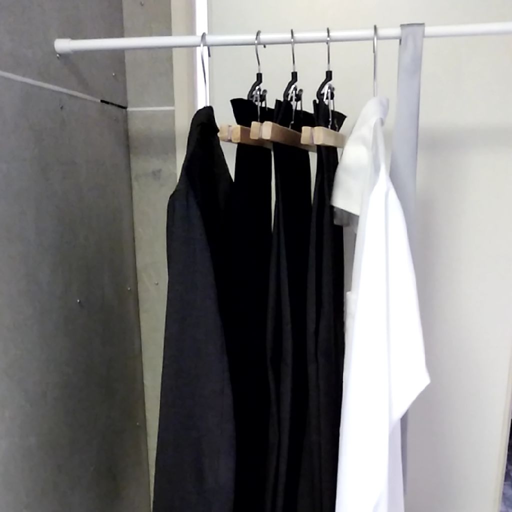 服の置き場所はそこでいい？衣類と部屋の調和の話