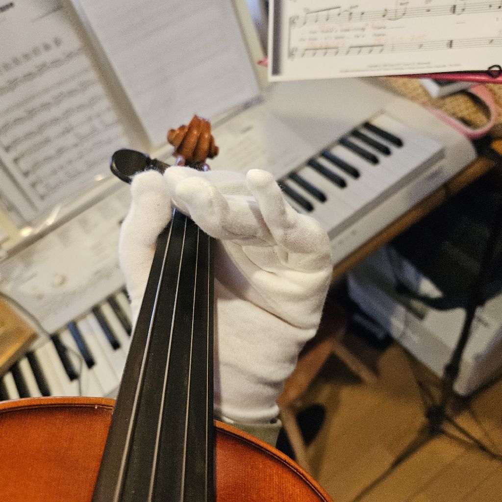 第384回　包帯から手袋へ変わったので、弾けないかと挑戦