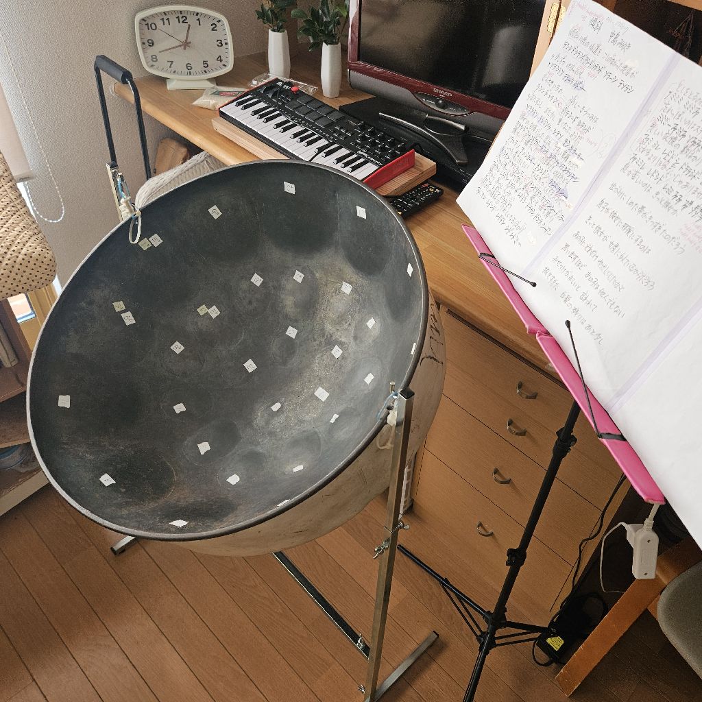 第1451回　収録の日にも、スチール・パンの練習のせます「中島みゆきさんの傾斜」