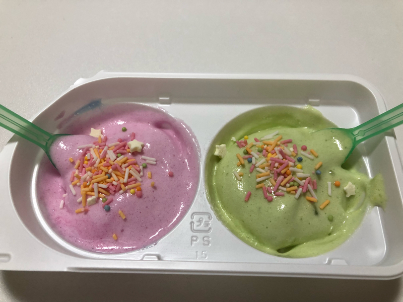 ねるねるねるね作ってる