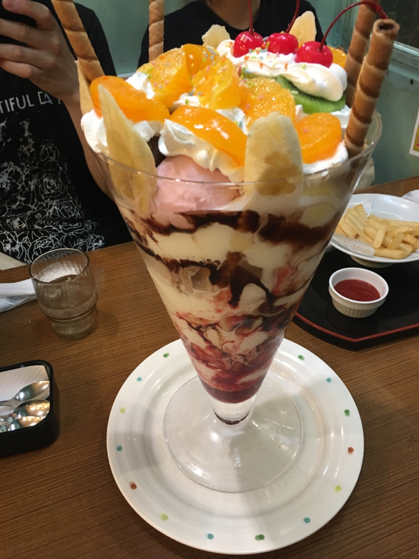 うんこ味のカレーかカレー味のうんこか