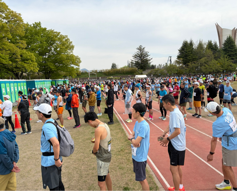 朝収録13℃。長野マラソンスタート前のバタバタな感じ。#1835