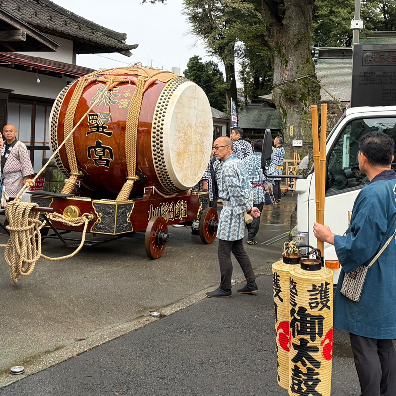 朝ラン20℃。小平熊野宮の大太鼓とラーメン屋と西武線とディーラー担当者と小平霊園の抜け道。#1995