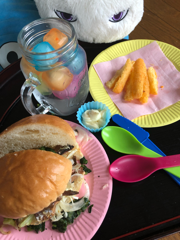 しゃわみみのゆるクッキング　さんま蒲焼バーガー