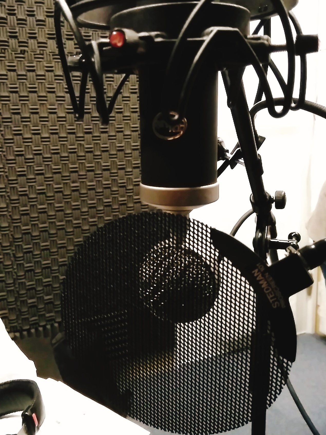 普通のファンが大好きなアイドルを語るラジオ番組を持たせてもらいまして…