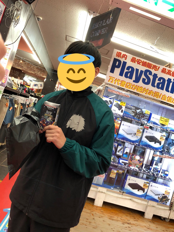 ポケカ当てた人間の車内の様子