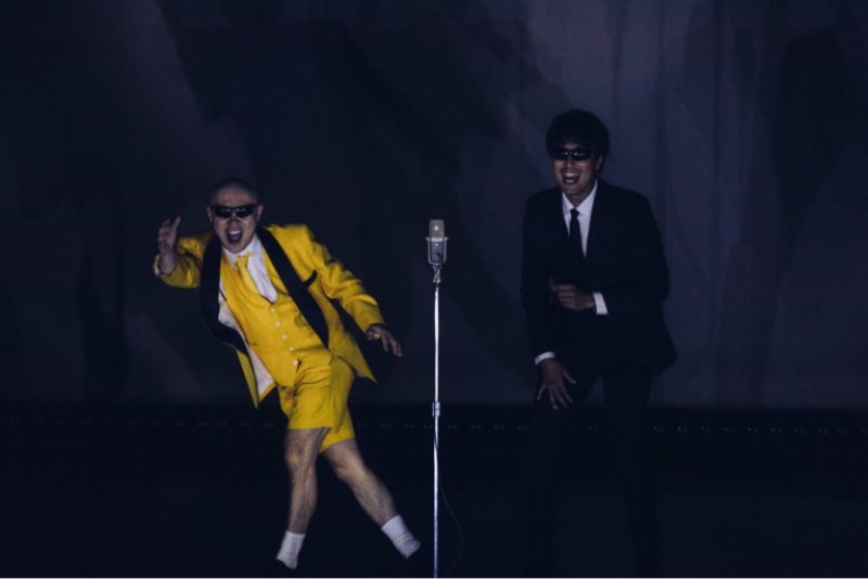 布団の上からすいません笑