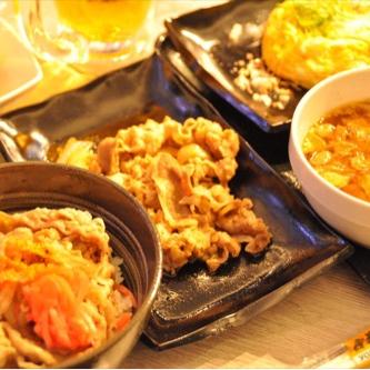 吉野家の牛丼、1500円で食べ放題　「吉呑み酒場」がスゴかった！