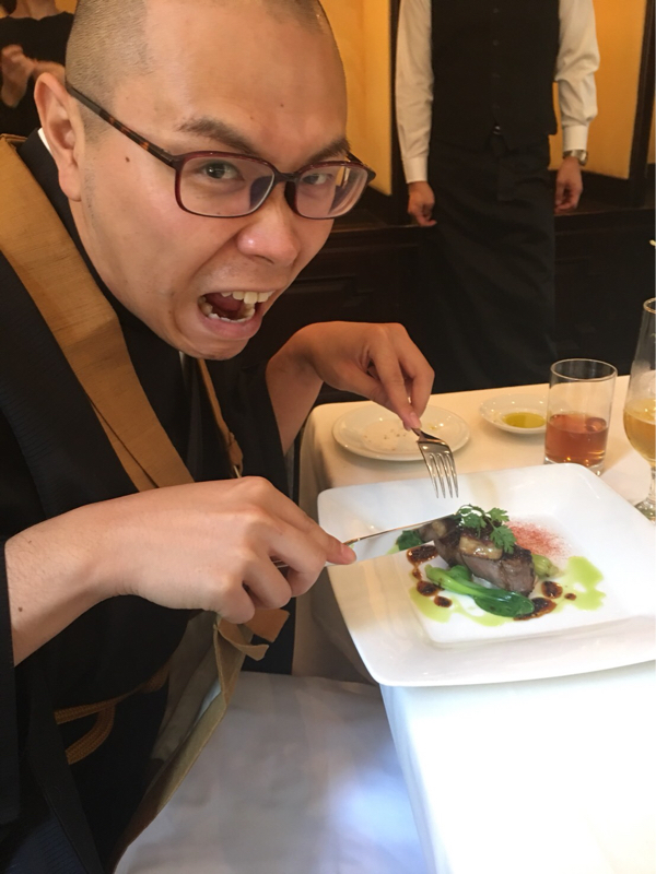 大変！高齢の住職が喉に食べ物詰まらせた時の話。