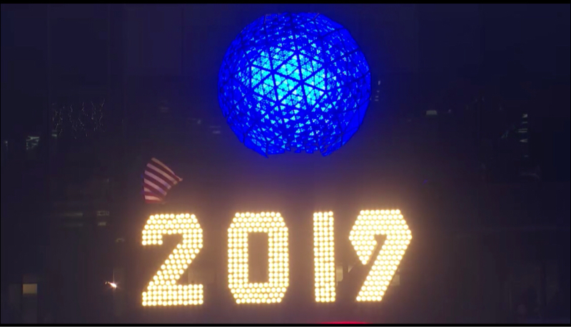 033 Happy new year from NYC🇺🇸