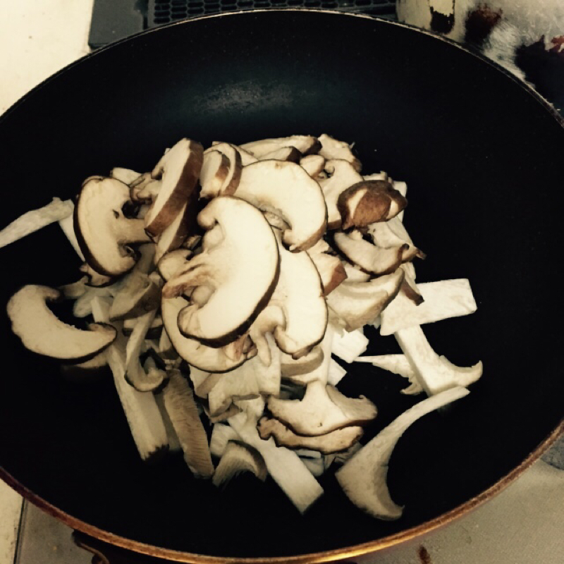 菌類に想いを馳せる