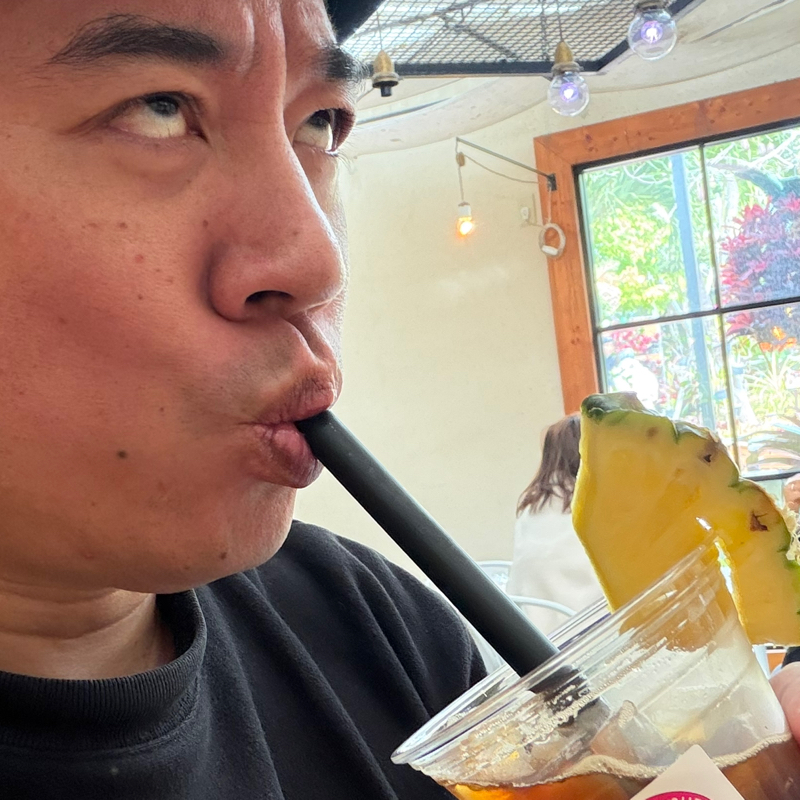 少年とおじさん。