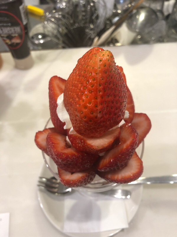 オススメのいちごパフェのことと、いちごパフェの動向について語る。