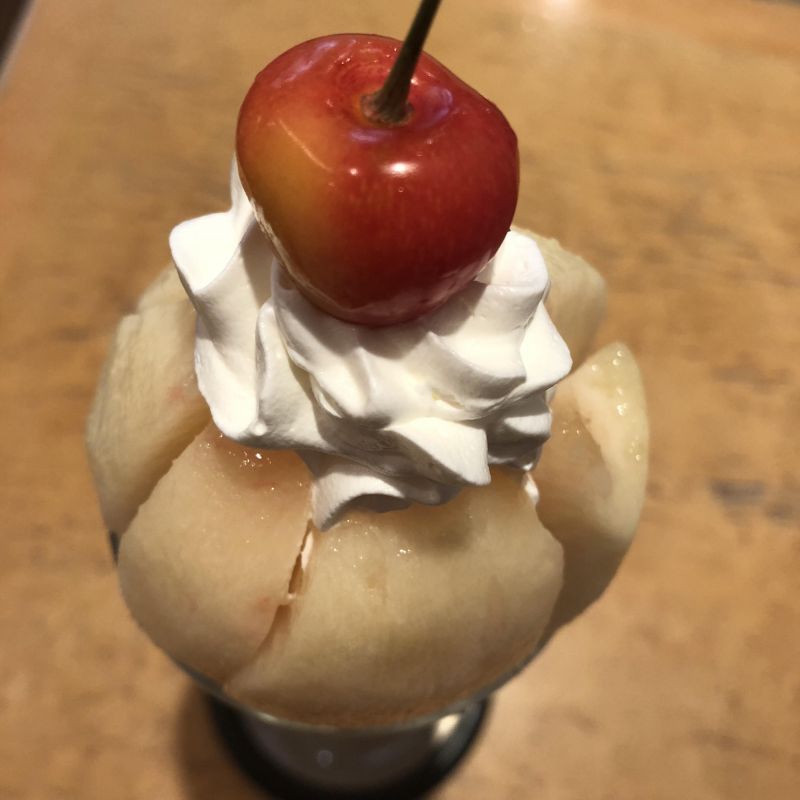 桃まるごと系パフェの登場
