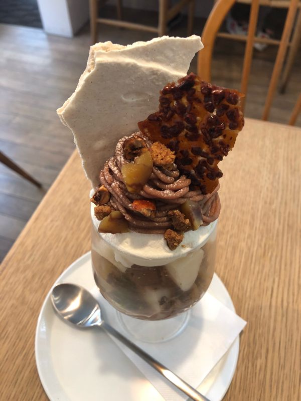 秋は、拾うイメージで。