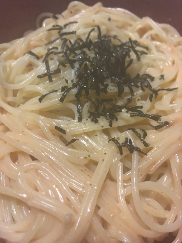 咀嚼音注意 たらこパスタ食べながら話す
