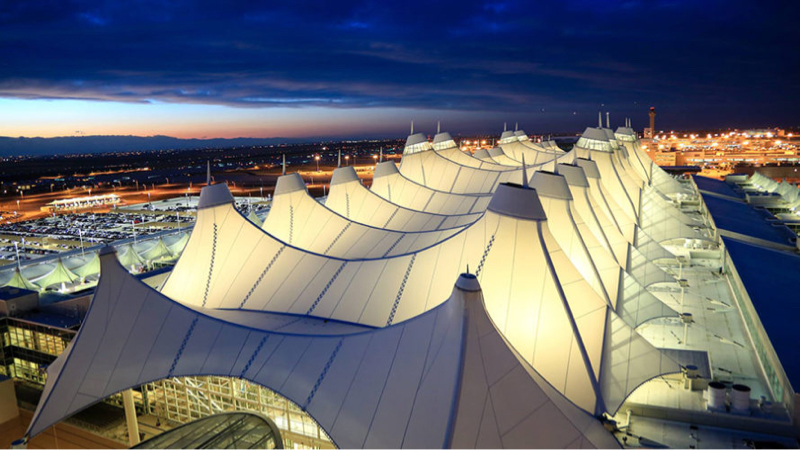 デンバー緊急着陸！