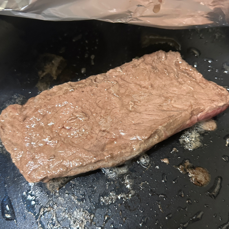 裸エプロン。古き良き昭和の時代。たべもの関係なくない？