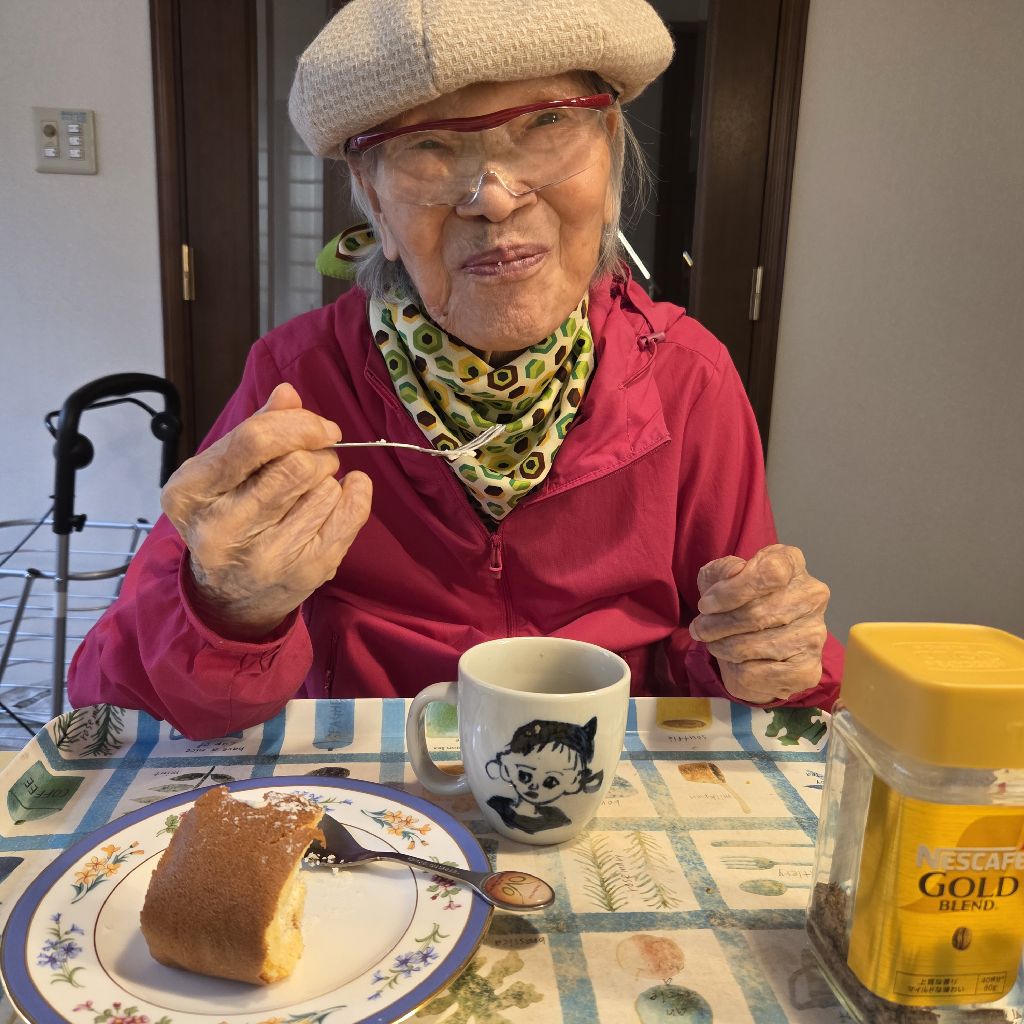 リビングで踊るワルツ⭐96歳と71歳の楽しい時間🩷