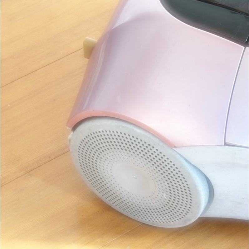 正解の発表です❣️掃除機のタイヤでした～笑