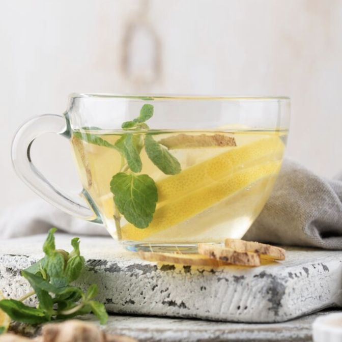 のれんをめくって、引き戸をちょっと開けただけなのに