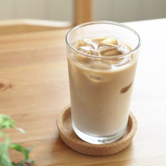 息をこらえてストローくわえて「声の老化防止」